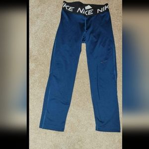 Nike Dri-Fit Women’s Athletic Capris Workout Pants size small inseam 21"